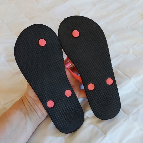 Free With Bundle- Old Navy Flip Flops - Picture 2 of 5